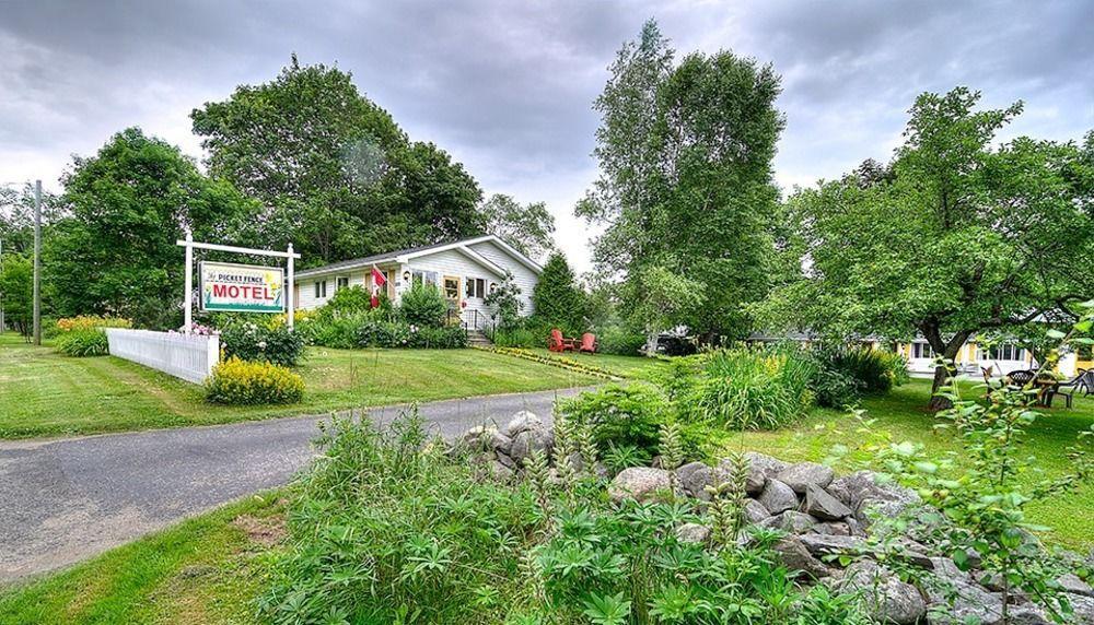 Picket Fence Motel St. Andrews By The Sea Экстерьер фото