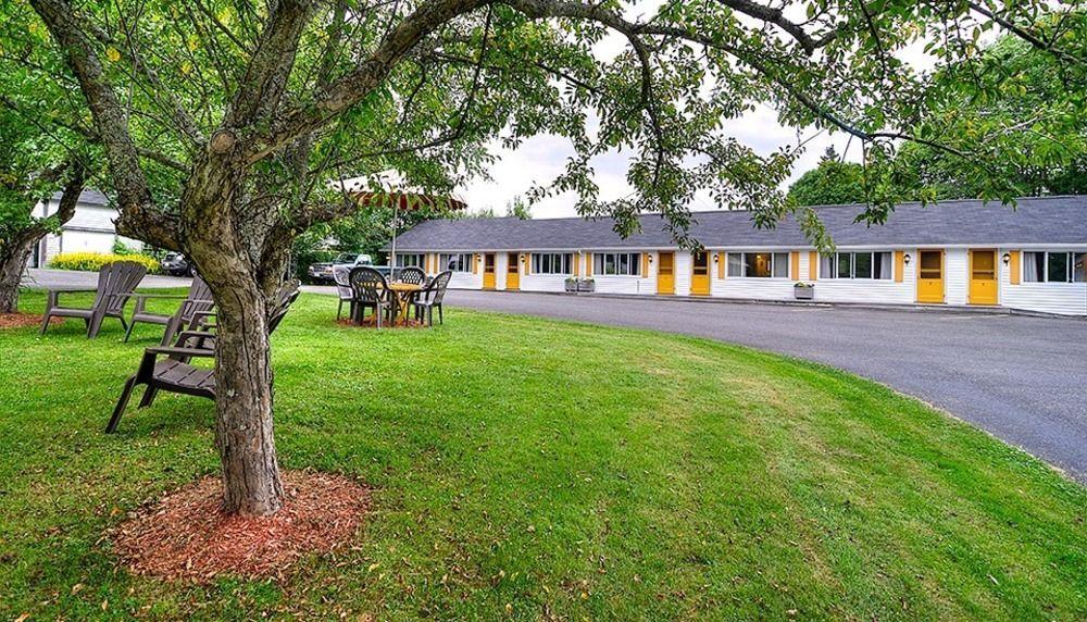 Picket Fence Motel St. Andrews By The Sea Экстерьер фото